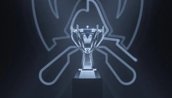 想教YIKE玩？Kanavi看完比赛后操刀大卑 目前打出1-7的战绩